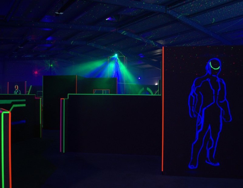 Indoor-Spielplatz Ballorig, einschließlich Lasergame-Halle