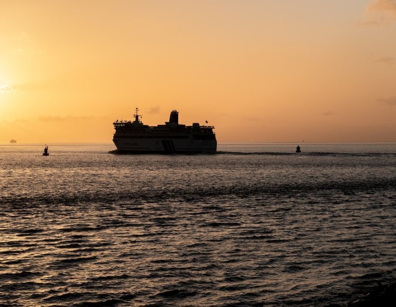 Boots- und Bustouren